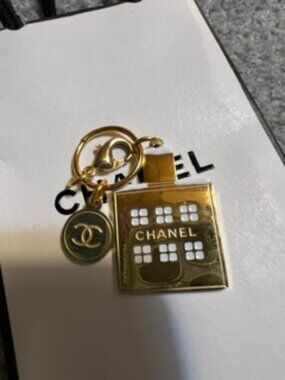 CHANEL | Accessories | New Authentic Chanel Holiday Charm For 226 Inc ...